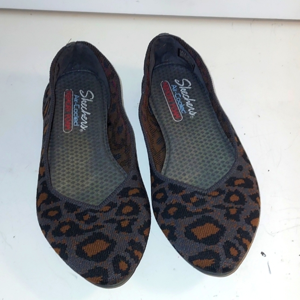 Skechers Cleo Animal Print Flats Sz 8